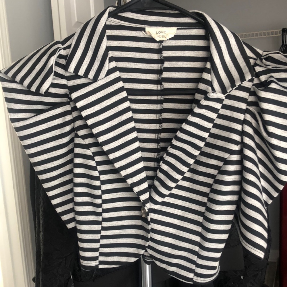 Cropped blazer
